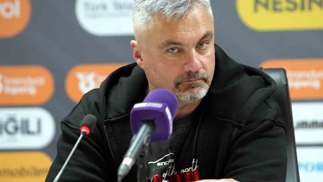 Samsunspor Teknik Direktörü Thomas Reis, Eyüpspor'u 1-0 yenerek mutlu olduklarını ifade etti.