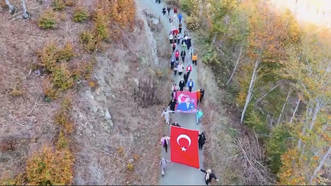 Osmaniye'de Doğa Severler, Atatürk'ü Anmak İçin Yürüyüş Düzenledi