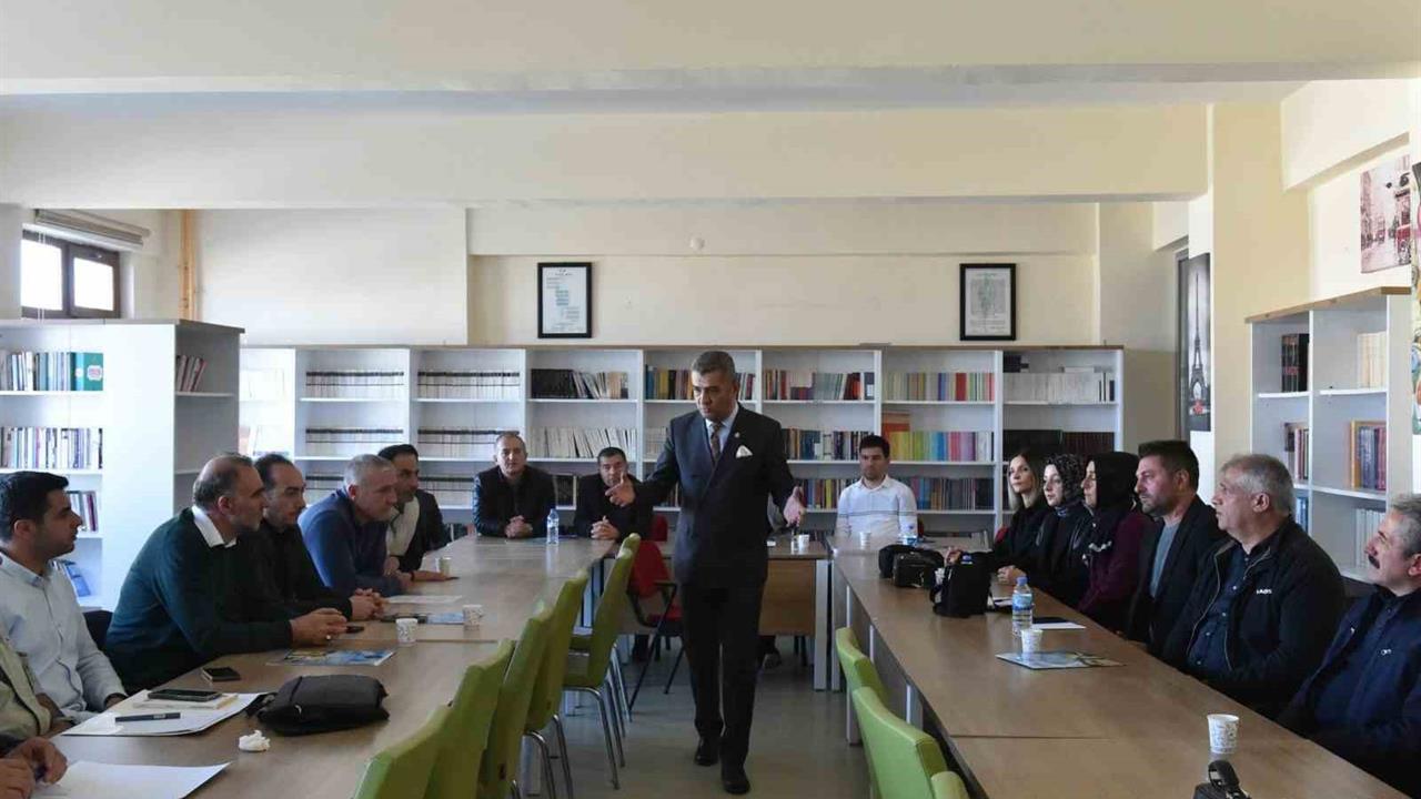 Erzurum'da “Öğretim Liderliği” Seminerleri Eğitimde Liderlik İçin Yapılıyor