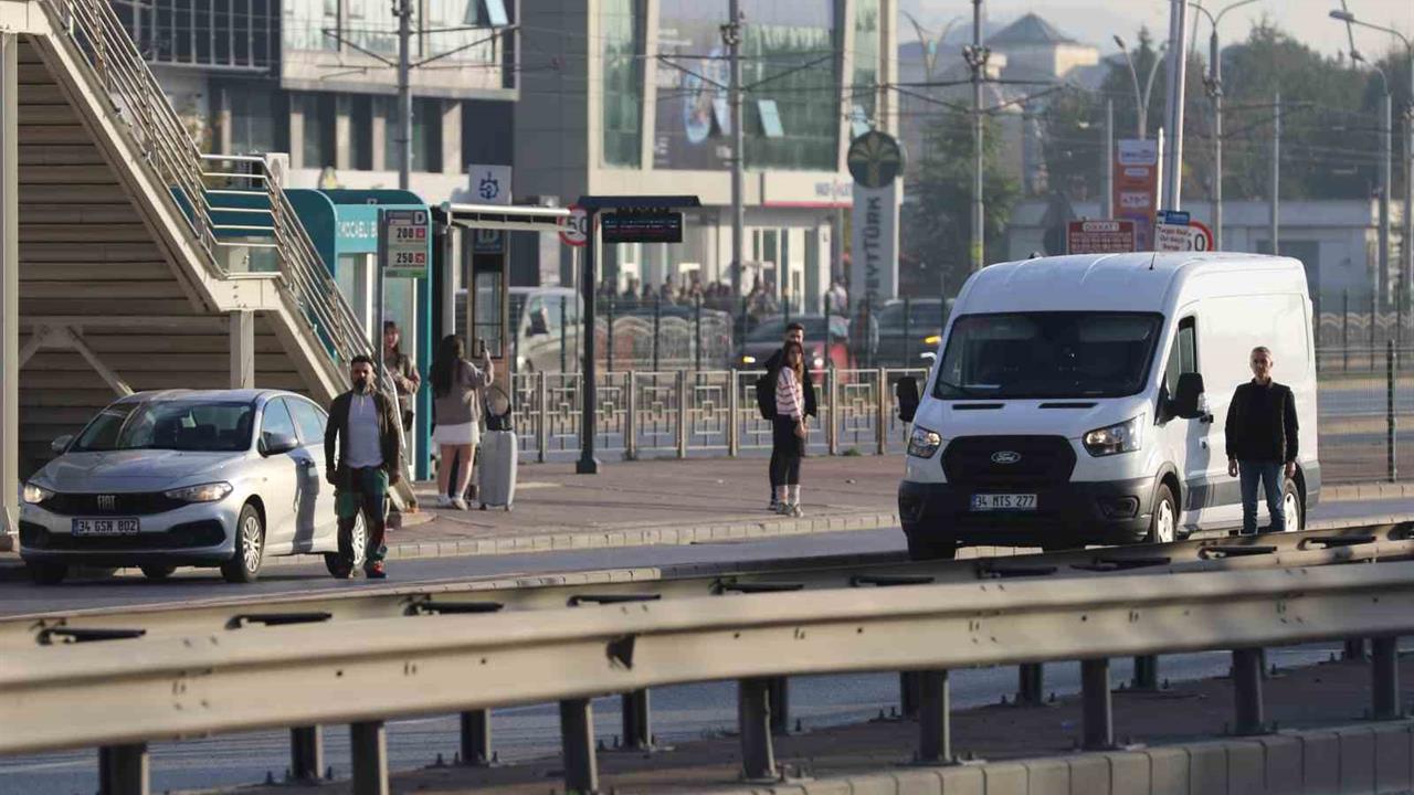 Kocaeli, Sakarya, Düzce ve Bolu'da 10 Kasım İçin Saygı Duruşu Yapıldı