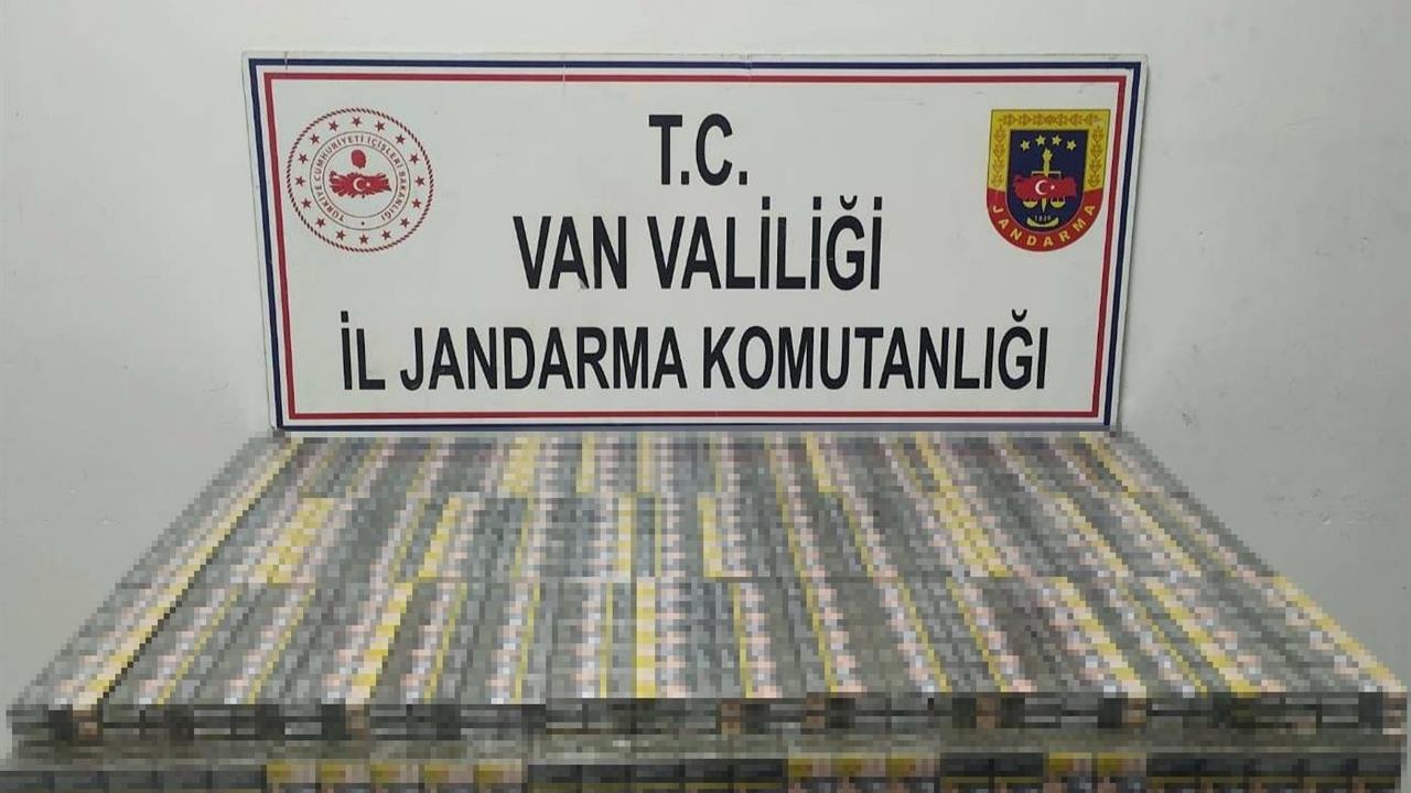 Van Başkale'de Jandarma Ekipleri Tarafından 1.980 Paket Kaçak Sigara Yakalandı