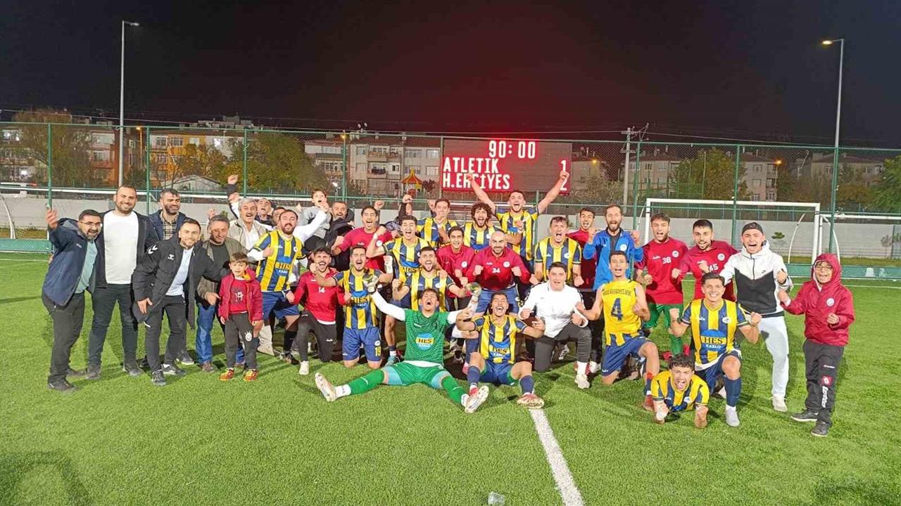 Kayseri'de Hacılar Erciyesspor, Kayseri Atletikspor'u 2-1 Mağlup Etti