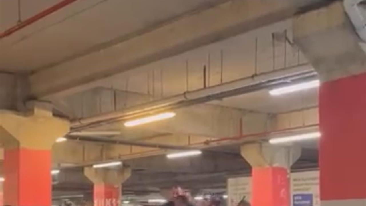 Bursa Osmangazi'de AVM Otoparkında İki Aile Arasında Kavga Yaşandı