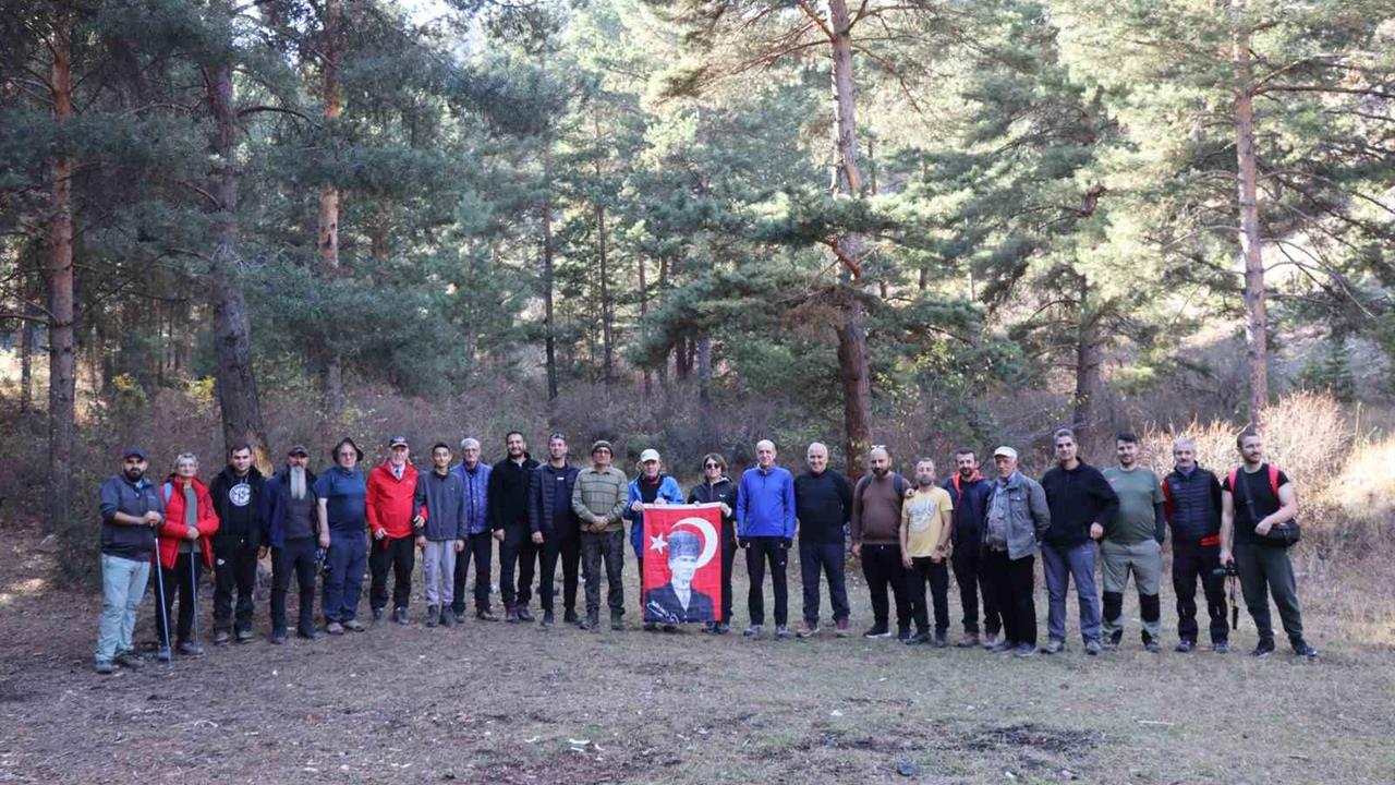 Erzurum'da Doğa Severler, Atatürk'ü Anmak İçin 16 Km Yürüdü
