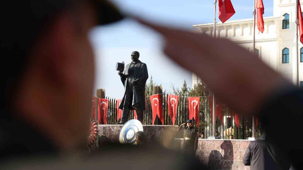 Elazığ'da 10 Kasım'da Gazi Mustafa Kemal Atatürk'ü Anma Töreni Düzenlendi