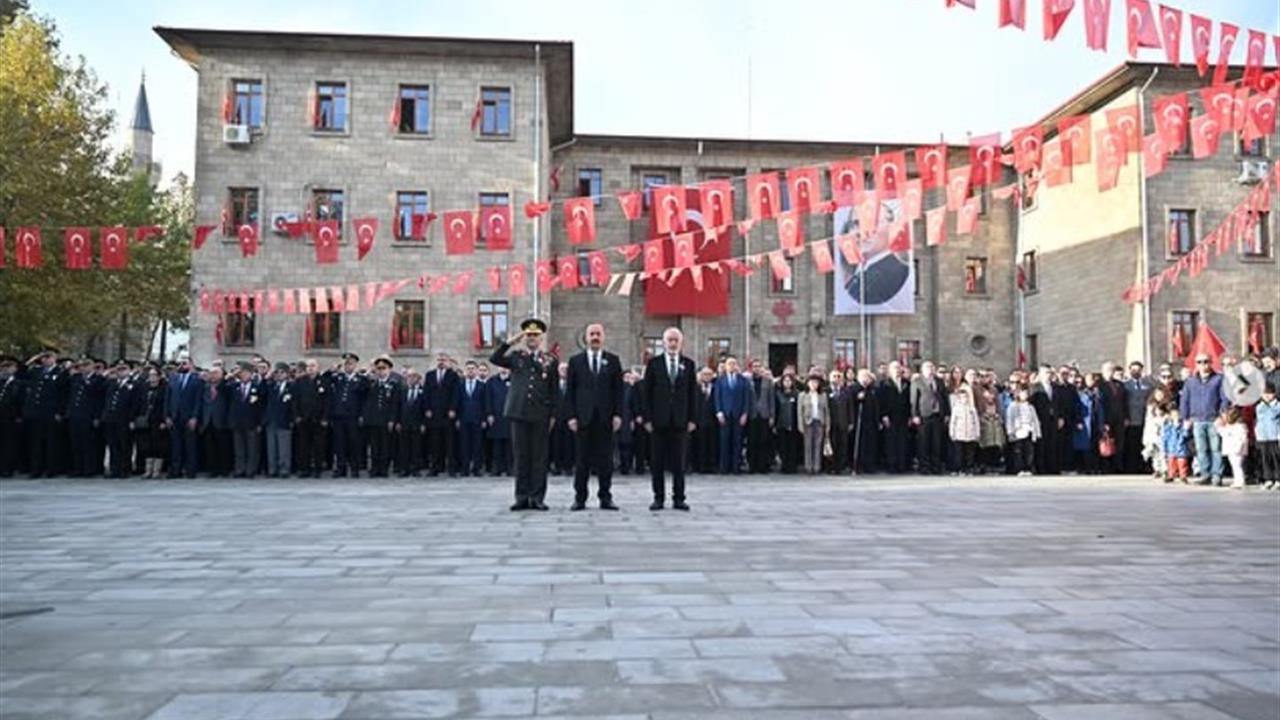 Isparta'da Atatürk'ün Vefatının 87. Yıl Dönümü Törenle Anıldı