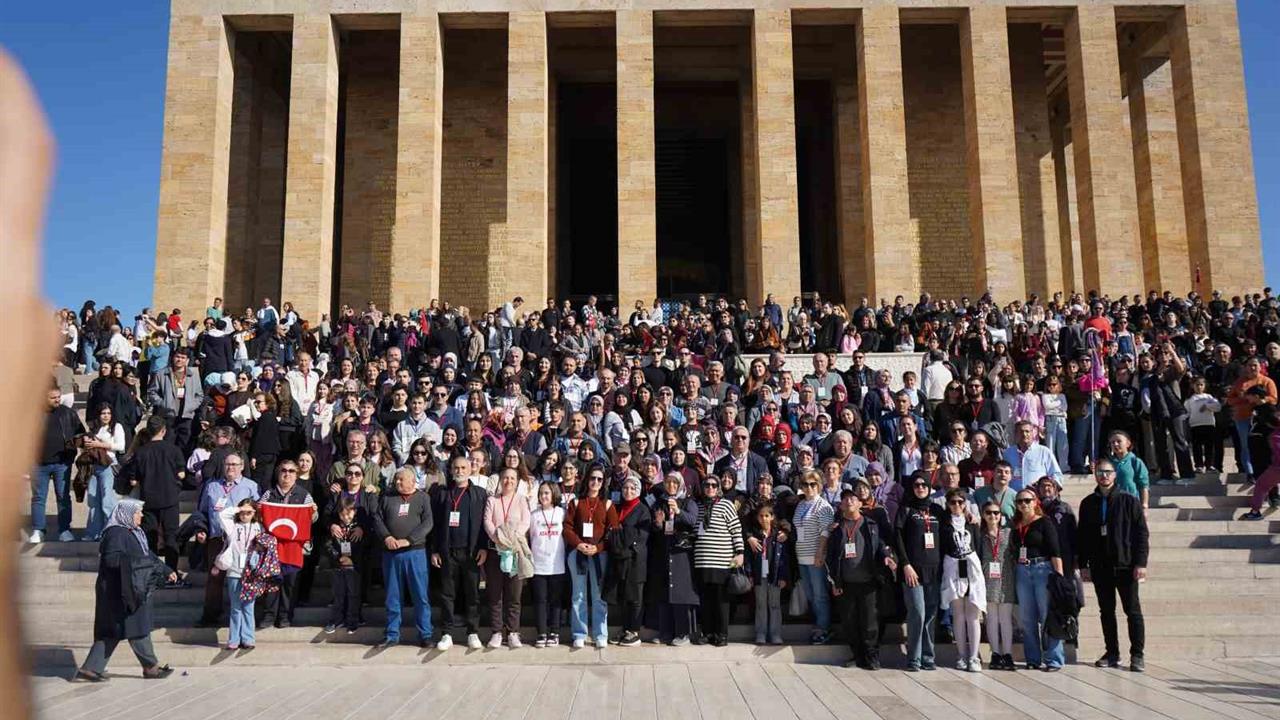 Bilecik'ten Yüzlerce Vatandaş Anıtkabir ve Tarihi Yerleri Ziyaret Etti
