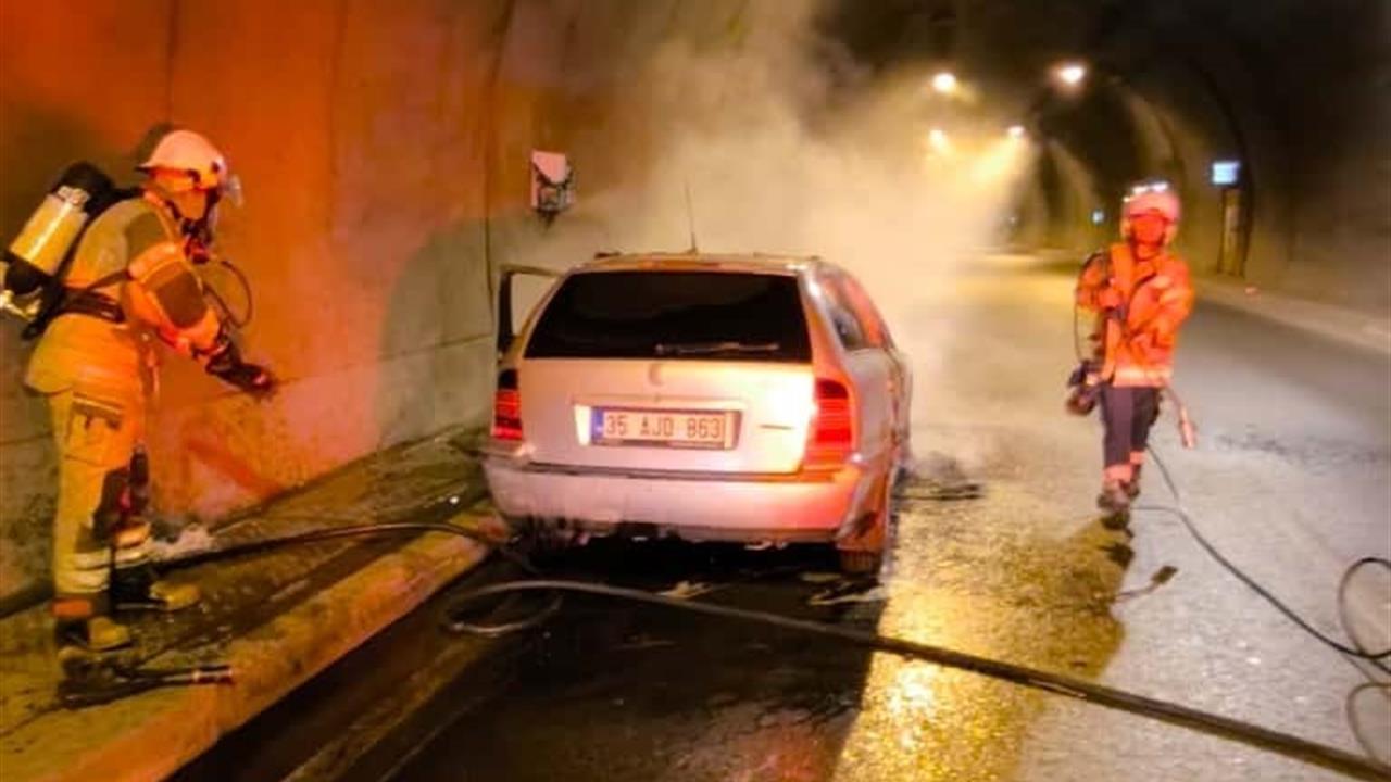 İzmir Konak Tünelleri'nde Sabah Saatlerinde Araç Yangınına Hızlı Müdahale Yapıldı