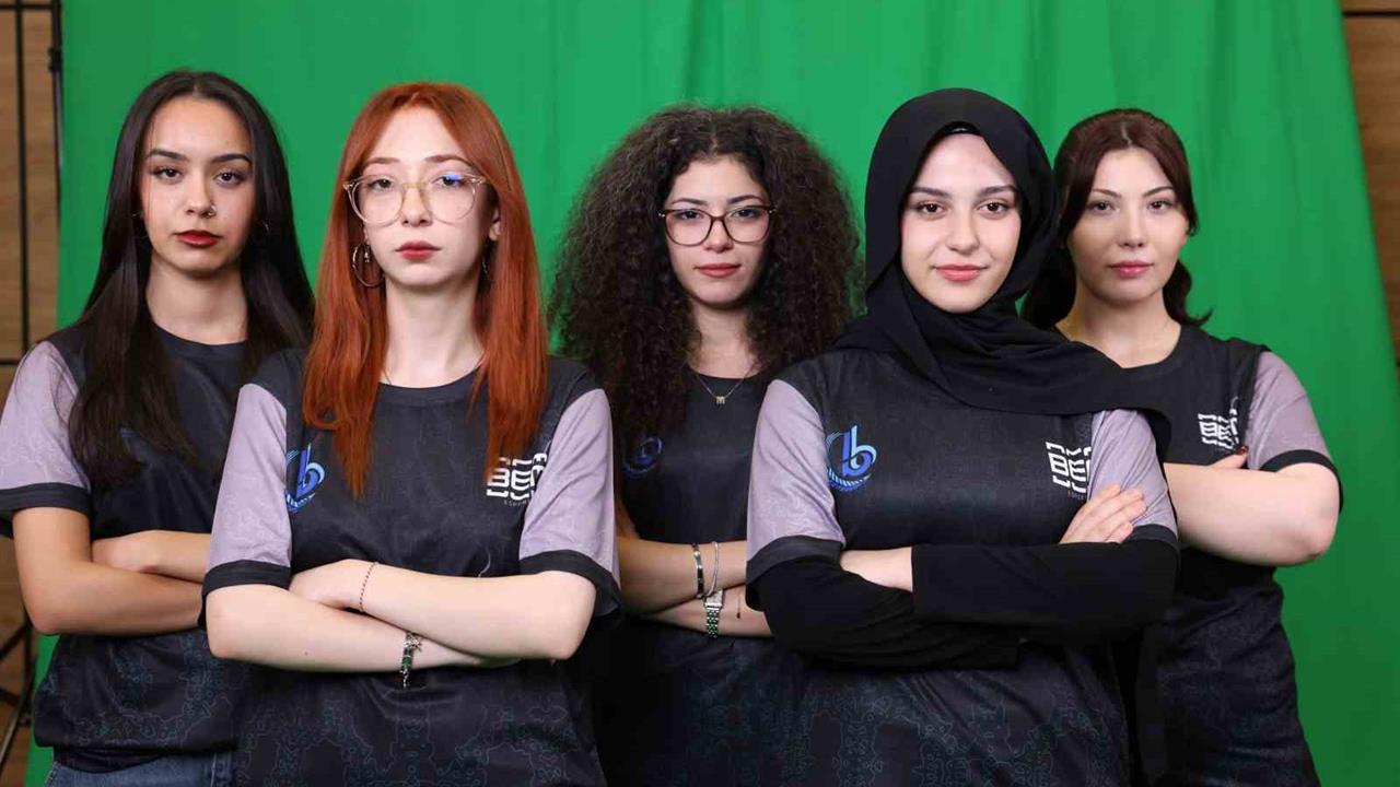 İstanbul Bağcılar'da Valorant İle Kadın Sporcular Dikkat Çekiyor