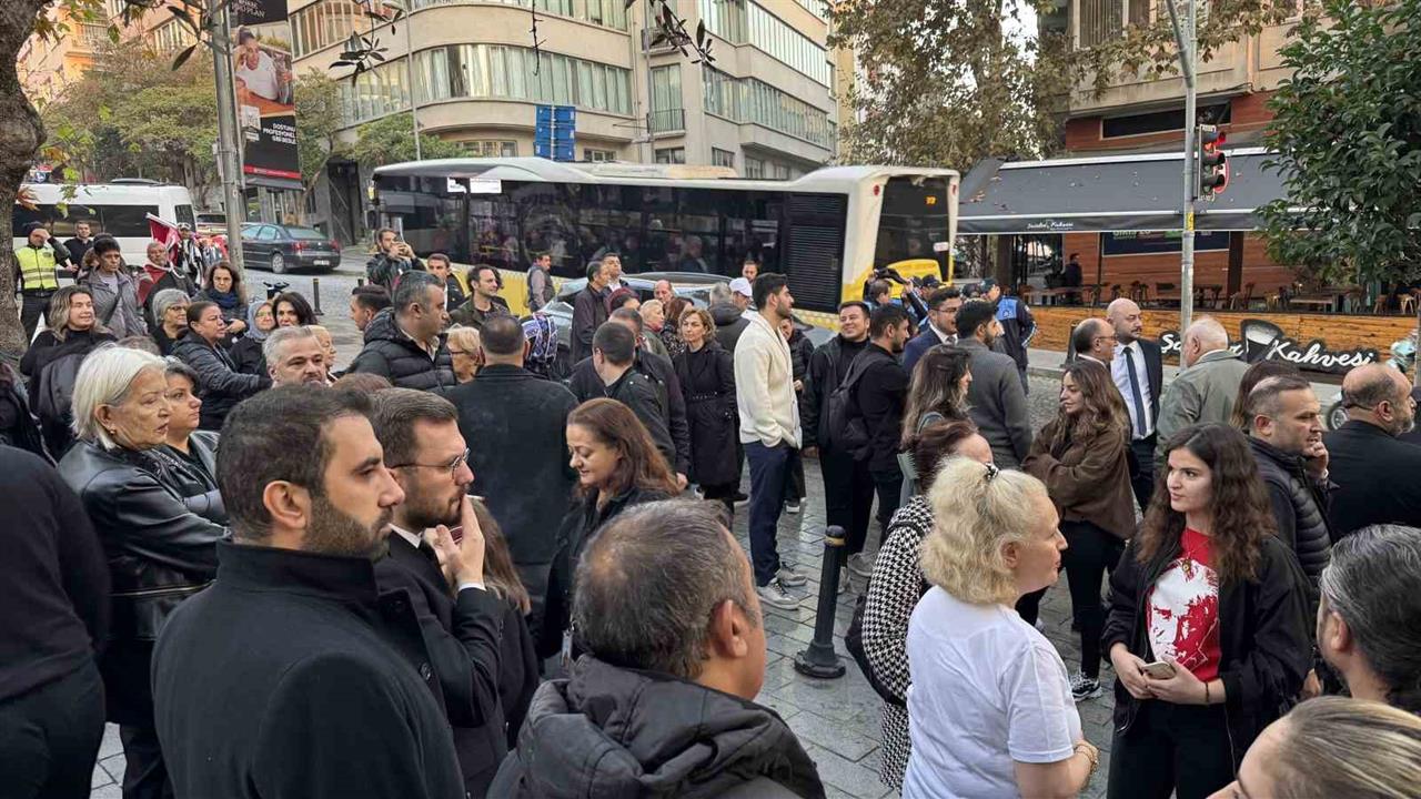 İstanbul Beşiktaş'ta 10 Kasım Anma Yürüyüşü Düzenlendi