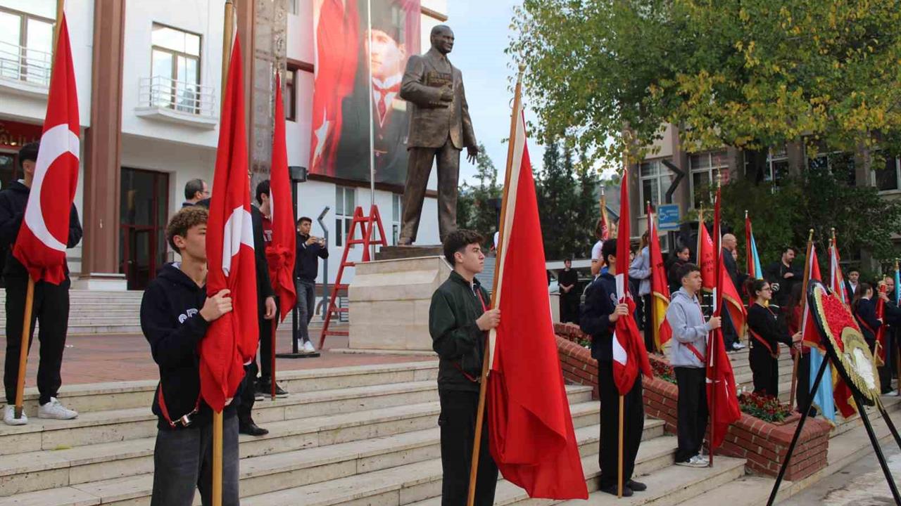 Aydın Nazilli'de 10 Kasım Atatürk Anma Törenleri Gerçekleştirildi