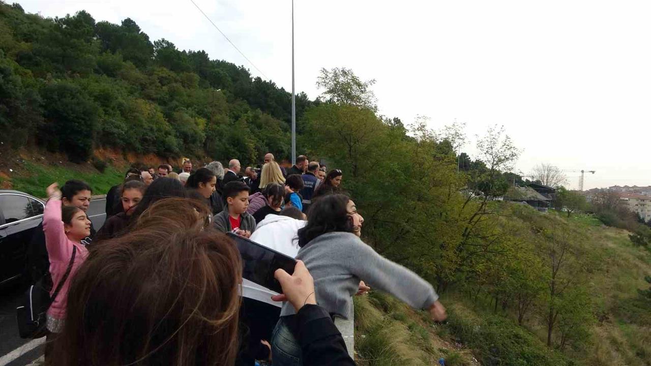 Kartal'da 10 Kasım'da Öğrenciler 1938 Tohum Topu Bıraktı