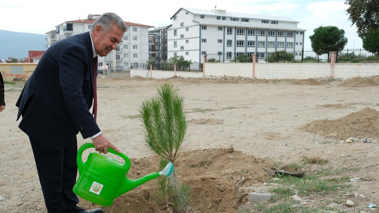 Buharkent’te 11 Kasım Milli Ağaçlandırma Günü'nde Fidan Dikimi Etkinliği Gerçekleştirildi