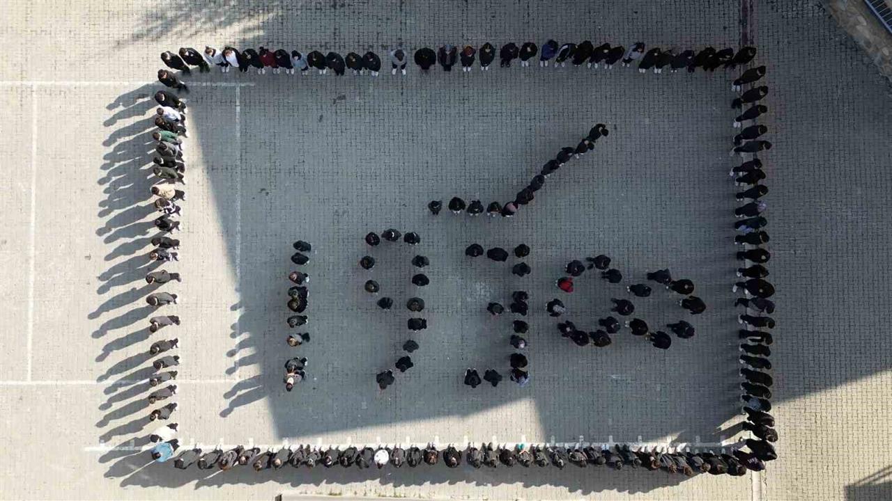 Bayburt'ta Öğrenciler, Atatürk'ü Anmak İçin Koreografi Hazırladı