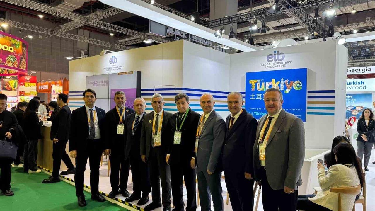 Denizli'den Katılan Sanayiciler, Çin Uluslararası İthalat Fuarı'nı Ziyaret Etti