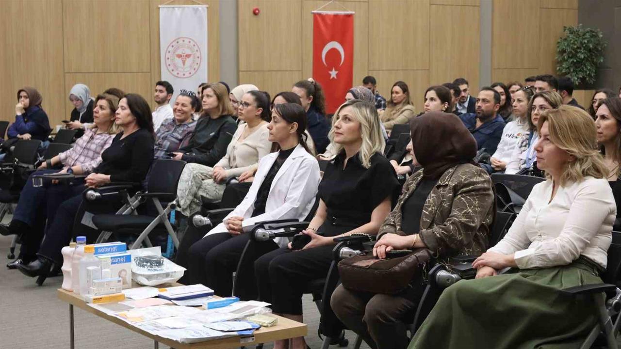 Bursa'da Hekim ve Sağlık Çalışanlarına Yanık Tedavisi Eğitimi Düzenlendi