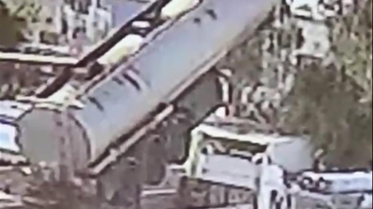 Şırnak Silopi'de Tanker Değişimi Sırasında Halat Kopunca 2 Kişi Yaralandı