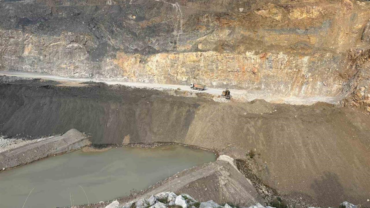 Manisa Yunusemre'de Atık Su Boşaltan Taş Ocağına Yasal İşlem Başlatıldı