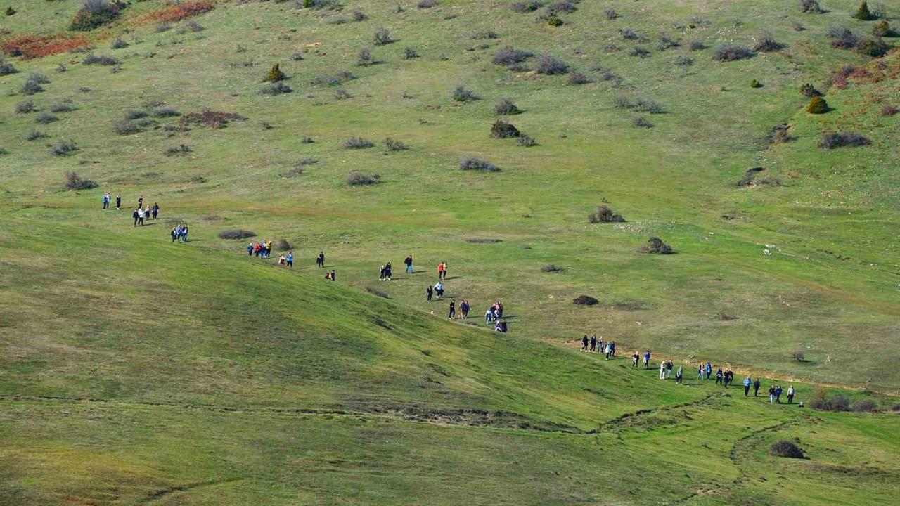 Sakarya'da Doğa Severler İçin Karagöl ve Sultanpınarı Yürüyüşleri Düzenlendi