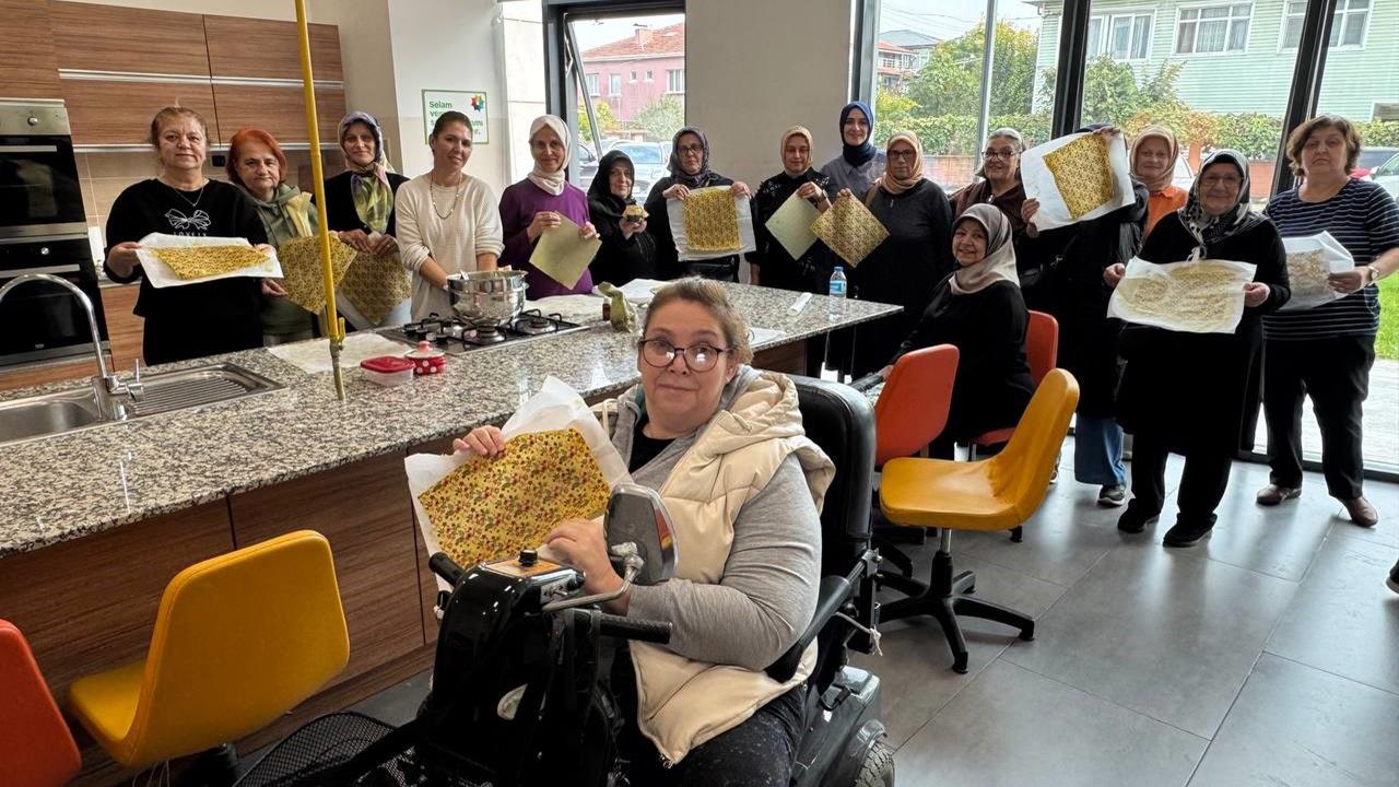 Sakarya'da Engelli Bireylerin Ailelerine Yönelik Atölyede Bio Bez Tasarlandı