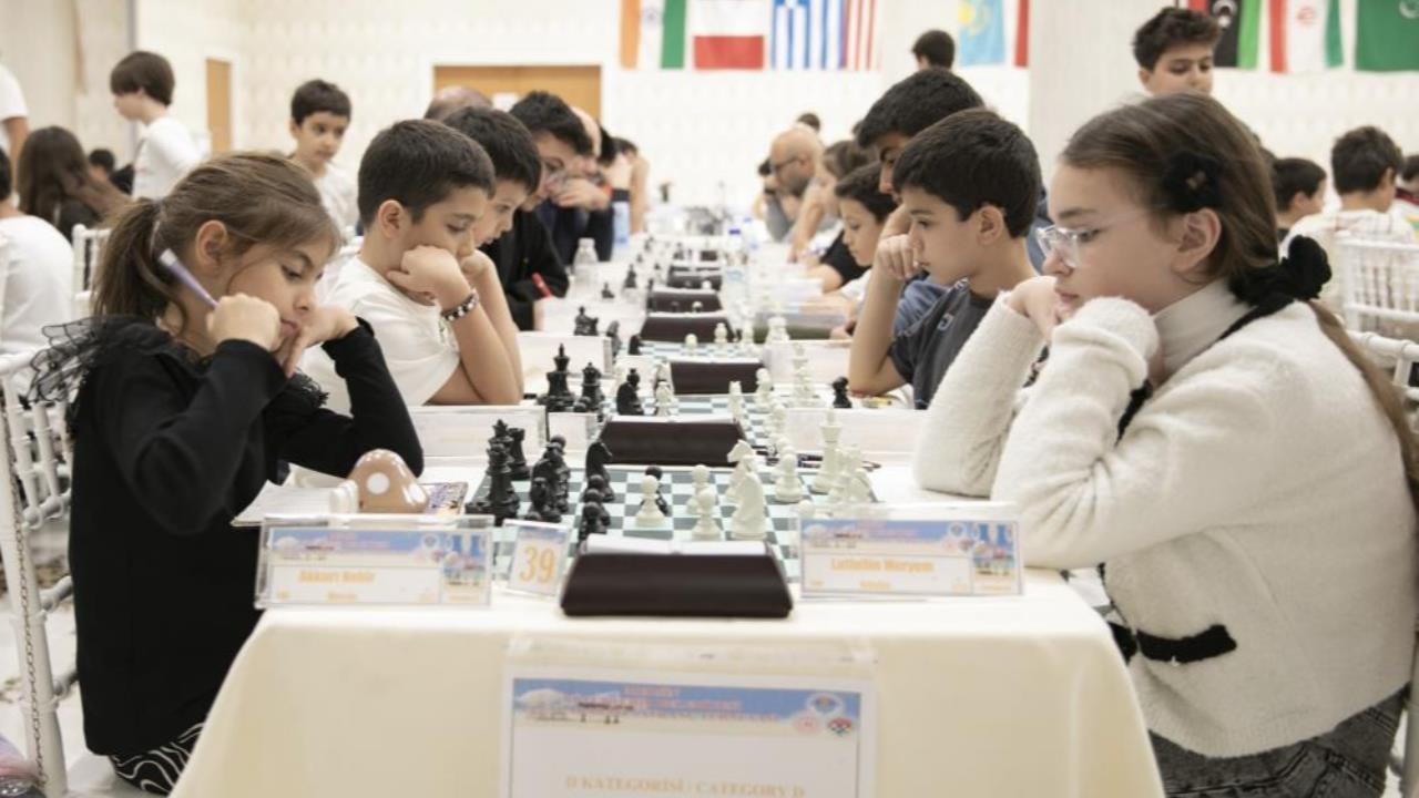 Mersin Dünyayı Satrançta Birleştirdi: 19 Ülkeden 406 Usta Yenişehir’de Şahdan Şahmat Yapıyor