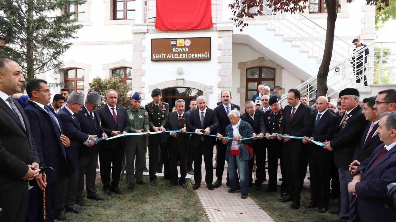 Konya'da Yenilenen Şehit Aileleri Derneği Binasının Açılışı Dualarla Gerçekleşti