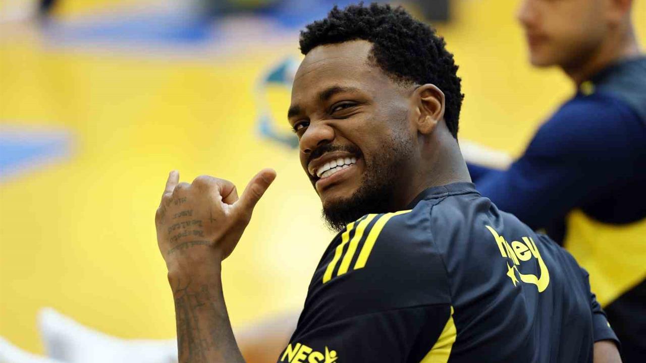 Fenerbahçe, İstanbul'da Çaykur Rizespor Maçı İçin Hazırlıklarına Başladı