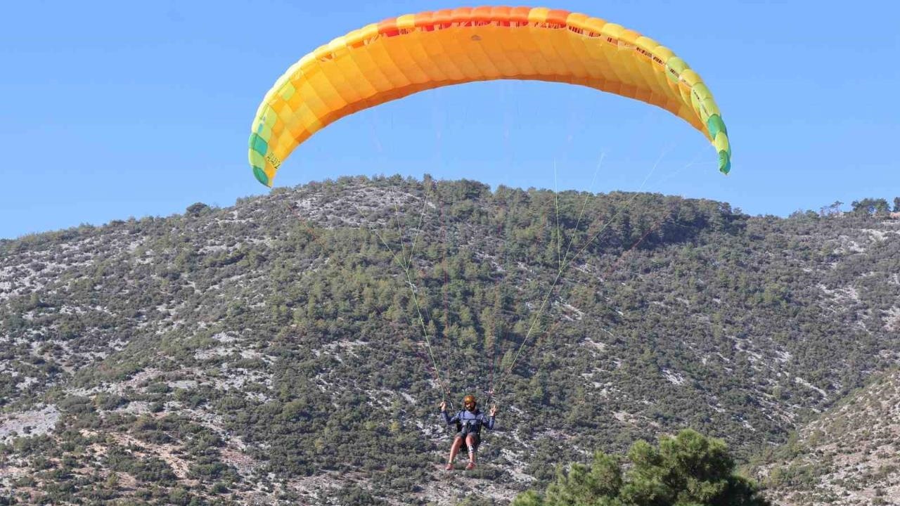 Anamur Semaları Renklendi: 60 Pilot Eski Radar Tepesi’nde Yarıştı, Milli Takım Belli Oldu!