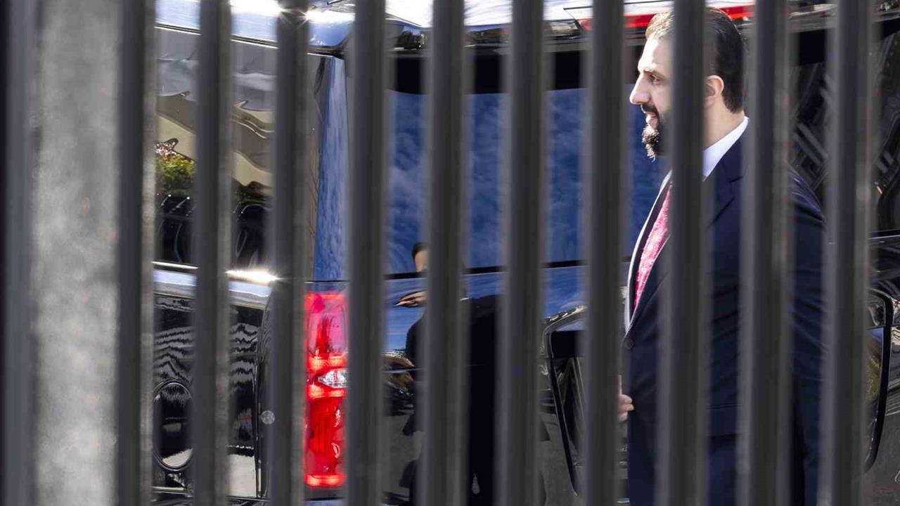 Suriye Devlet Başkanı Ahmed eş-Şara, ABD Başkanı Trump ile Beyaz Saray'da bir araya geldi.