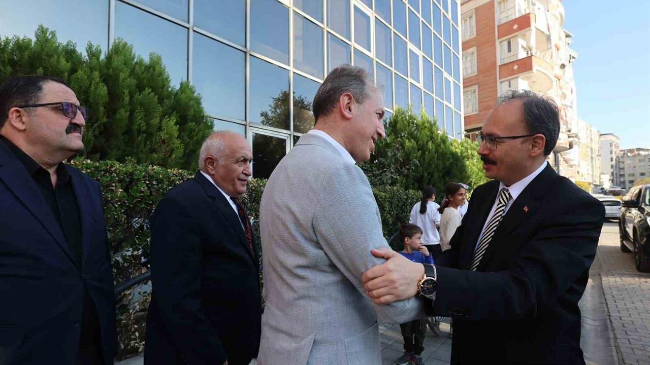 Siirt Merkez'de Vali Kızılkaya ve Ticaret Odası Yönetimi Buluştu