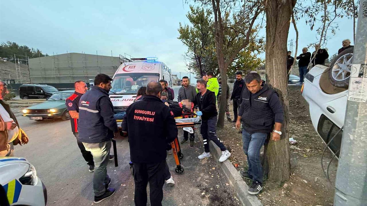 Çorum Sungurlu'da Takla Atan Otomobil Kazasında 1 Kişi Yaralandı