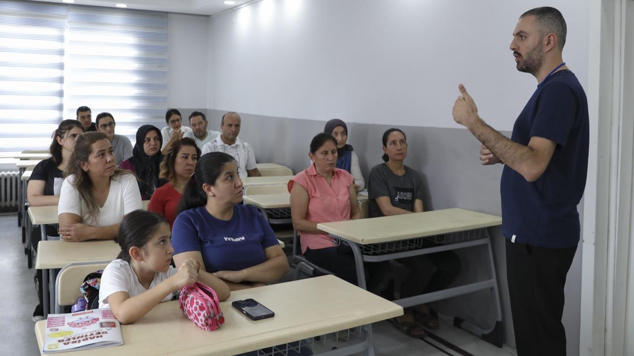 Velilere Bilgi Desteği Mersin Büyükşehir,'den...