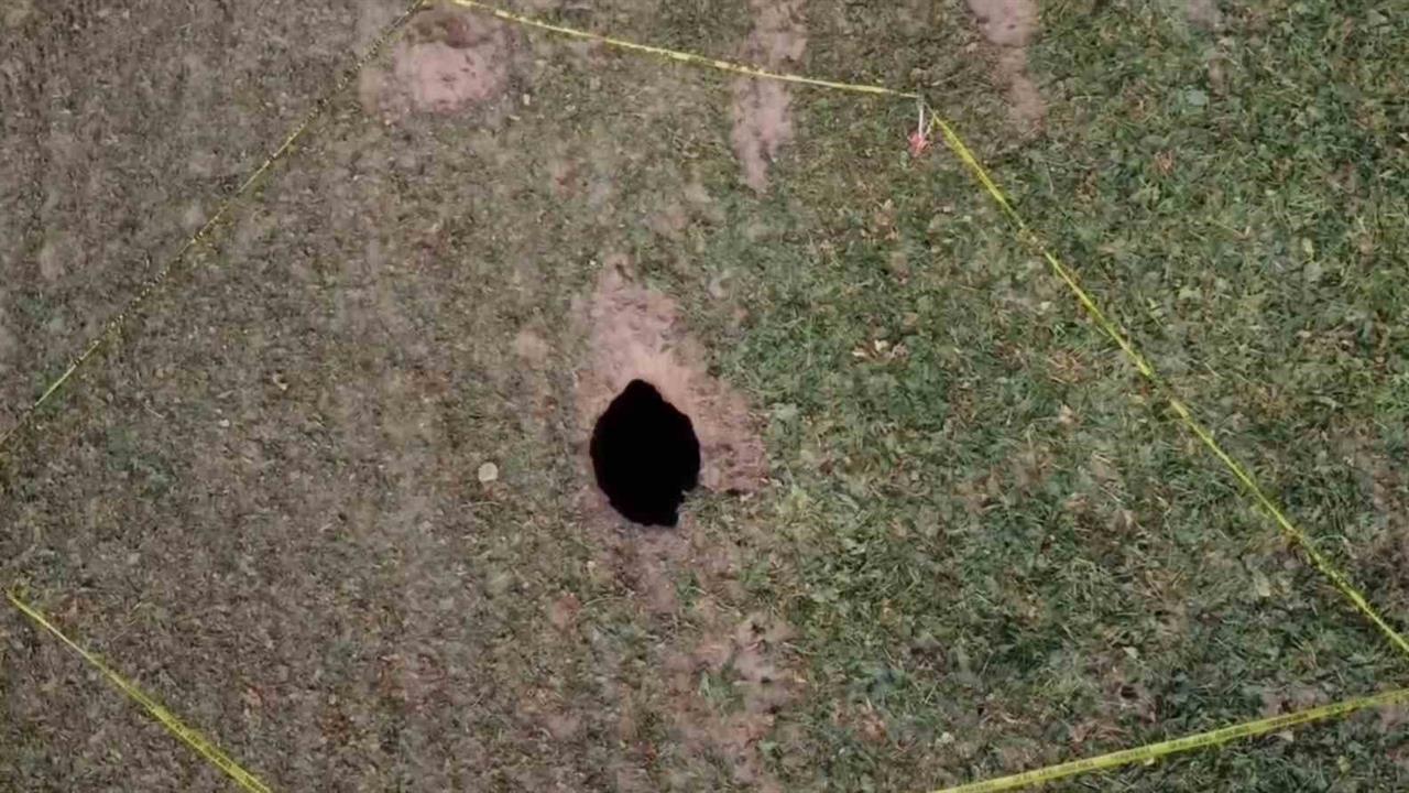 Aksaray Sultanhanı'nda Pancar Tarlasında Obruk Meydana Geldi