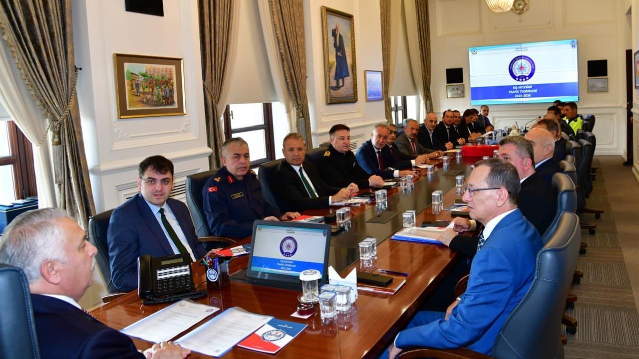 Trabzon'da Kış Mevsimi Trafik Tedbirleri Koordinasyon Toplantısı Yapıldı