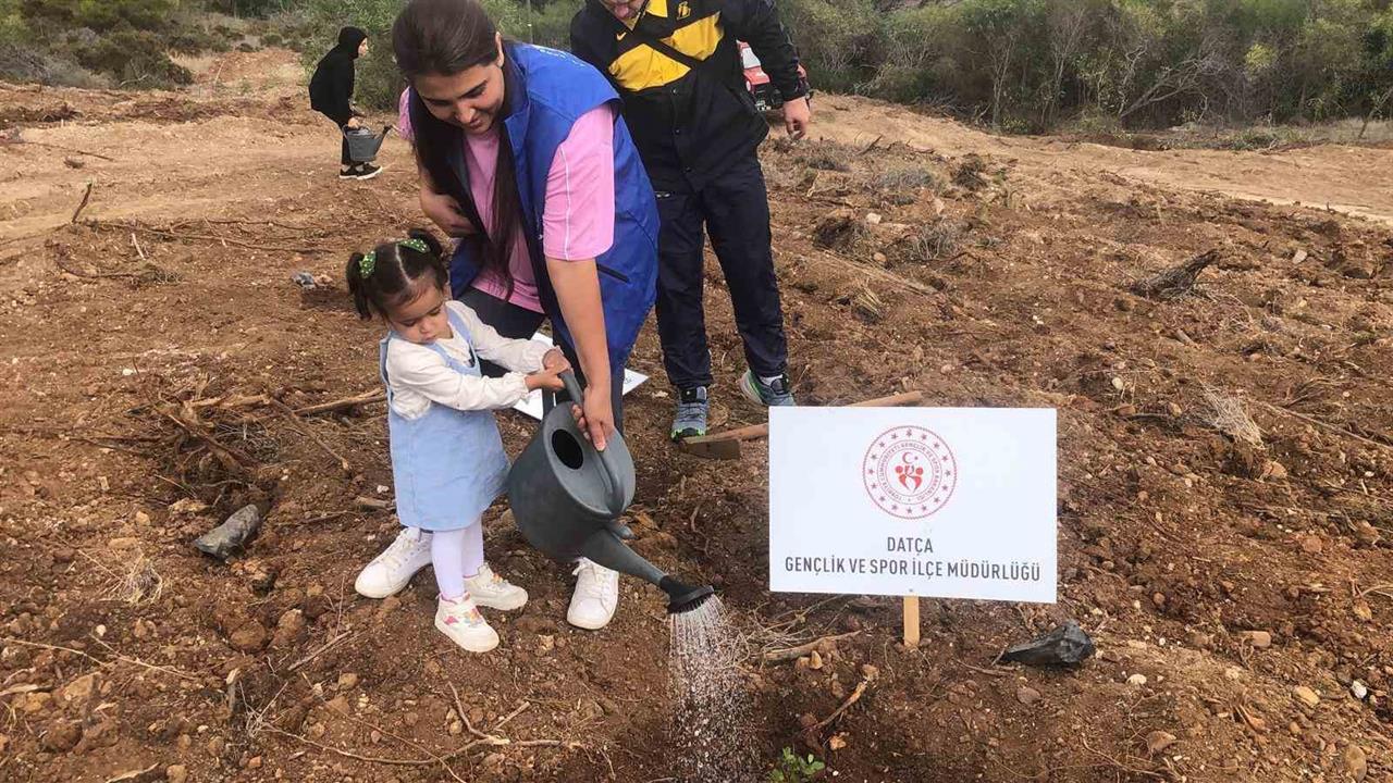 Muğla Datça'da 11 Kasım Milli Ağaçlandırma Günü Etkinliği Düzenlendi
