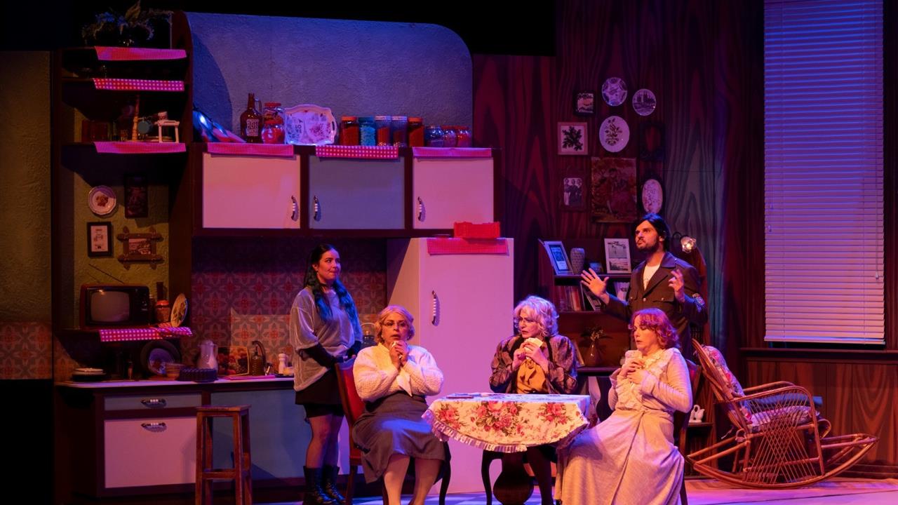 Adana'da "Üç Jokerli Konken" Oyunu Kapalı Gişe Sahnelendi