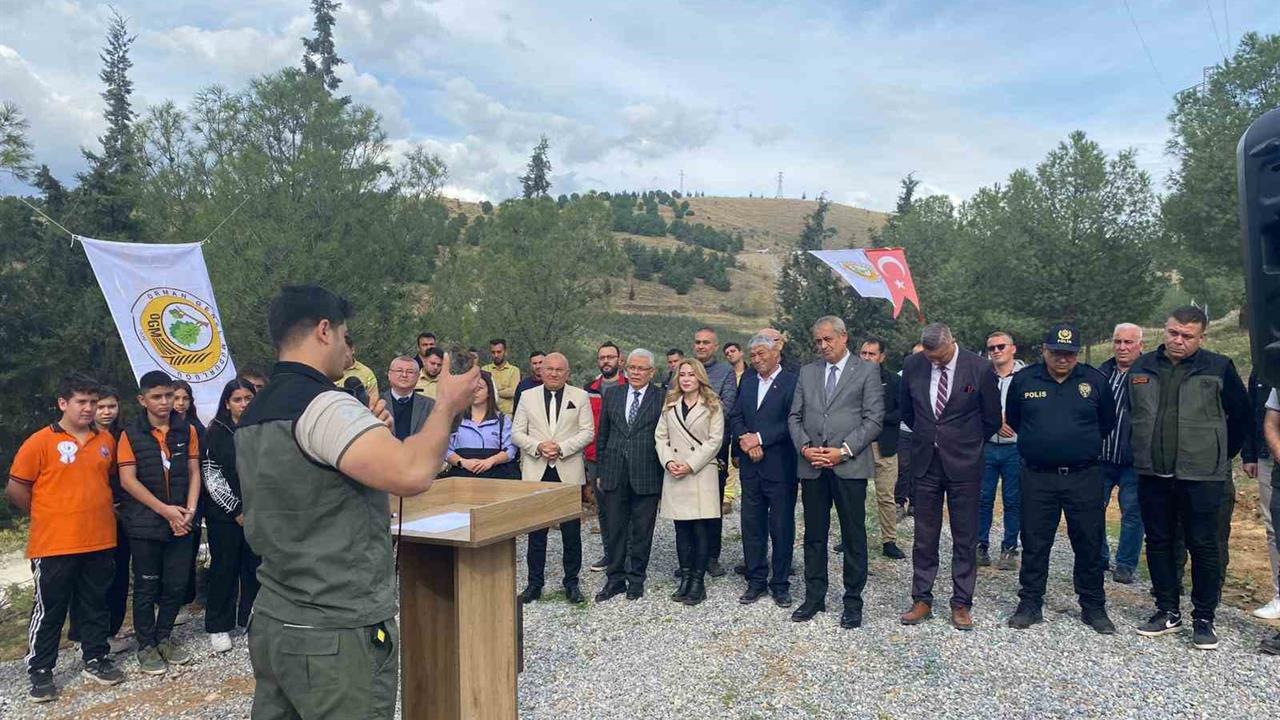 Alaşehir'de 3 Bin Fıstık Çamı Fidanı Toprakla Buluştu