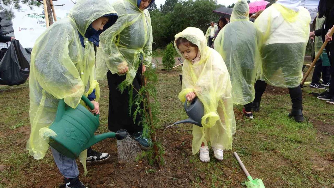Sancaktepe'de Geleceğe Yönelik Fidan Dikimi Etkinliği Gerçekleştirildi