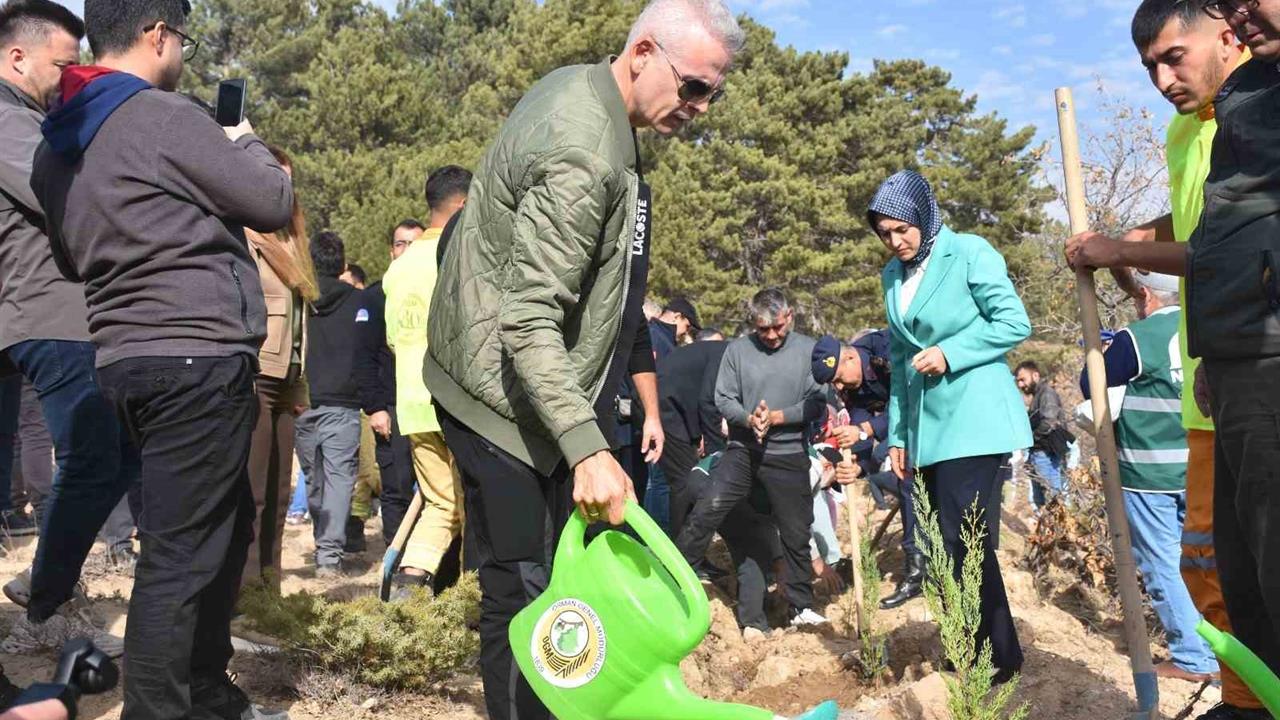 Karaman'da 5 Bin Fidanın Toprakla Buluşturulduğu Milli Ağaçlandırma Günü Etkinliği Gerçekleşti