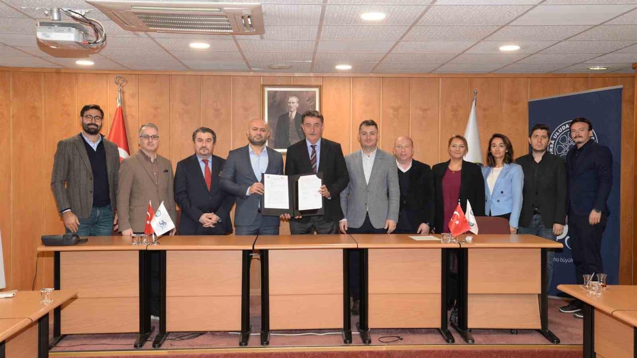 Bursa'da BUÜ ve FEV Türkiye Arasında İşbirliği Protokolü İmzalandı