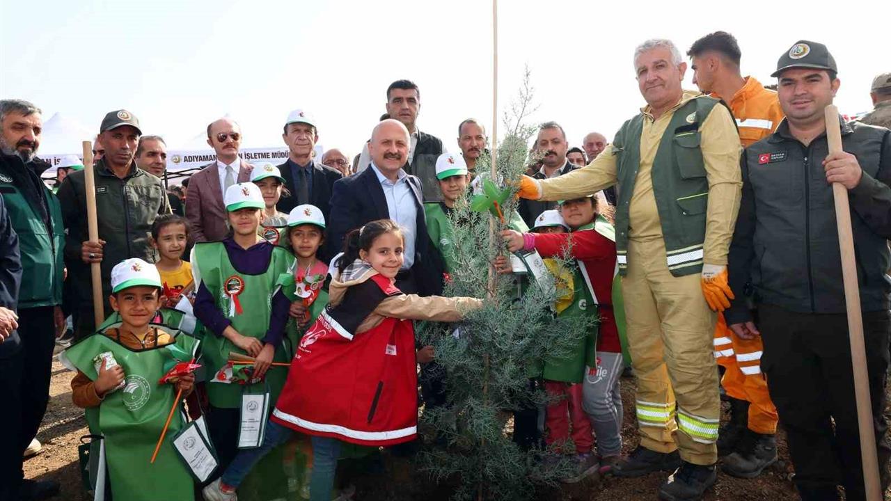 Adıyaman Merkez'de 10 Bin 500 Fidan Toprakla Buluştu