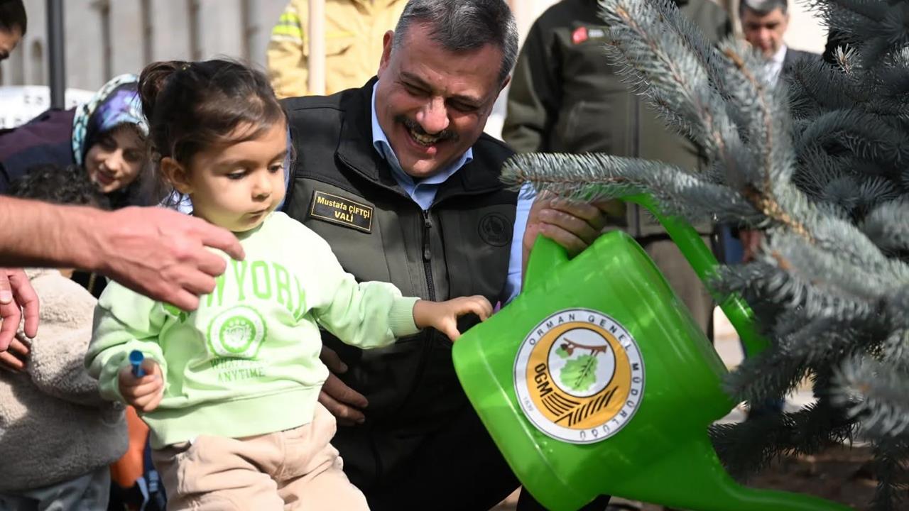 Erzurum'da 11 Kasım'da 3 Bin Fidan Toprakla Buluştu