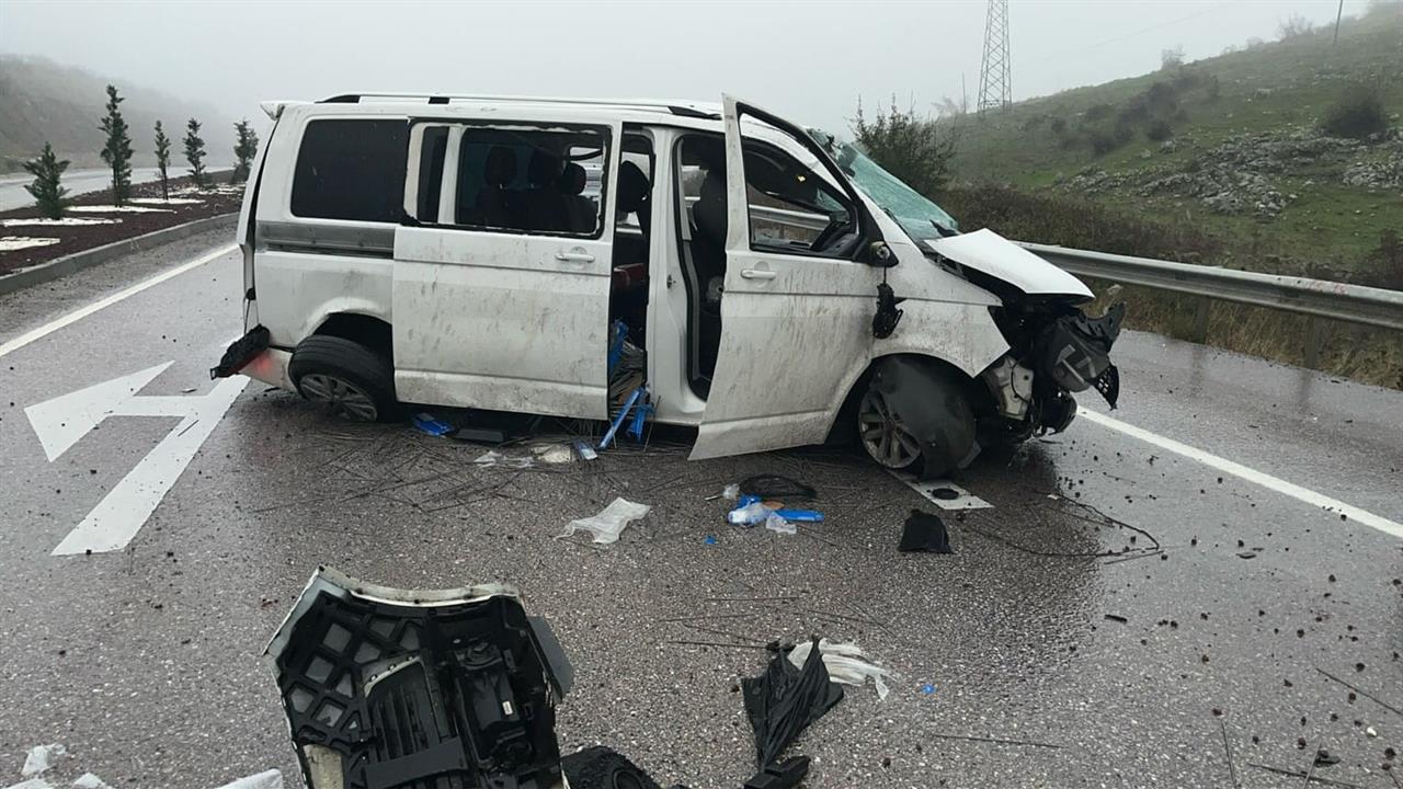 Balıkesir Ortamandıra'da Meydana Gelen Trafik Kazasında 3 Kişi Yaralandı
