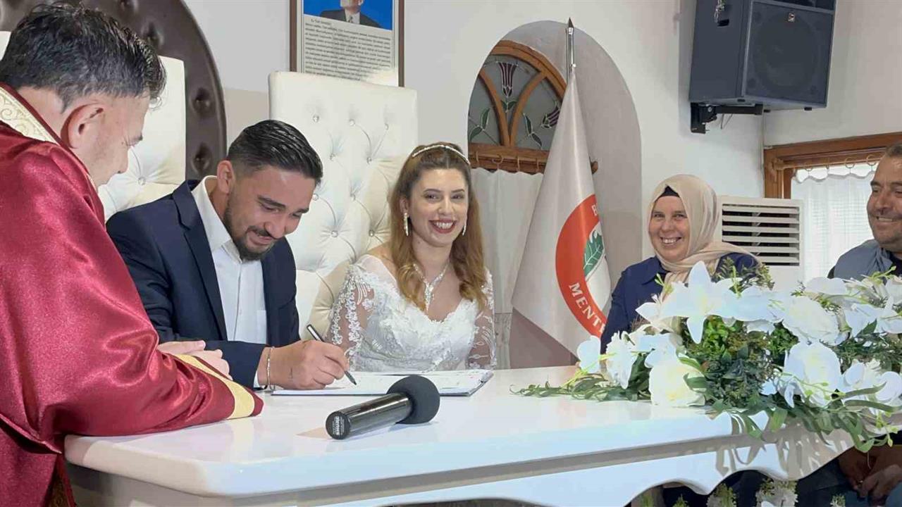 Muğla Menteşe'de 11.11 Tarihinde Evlilik Töreni Gerçekleşti