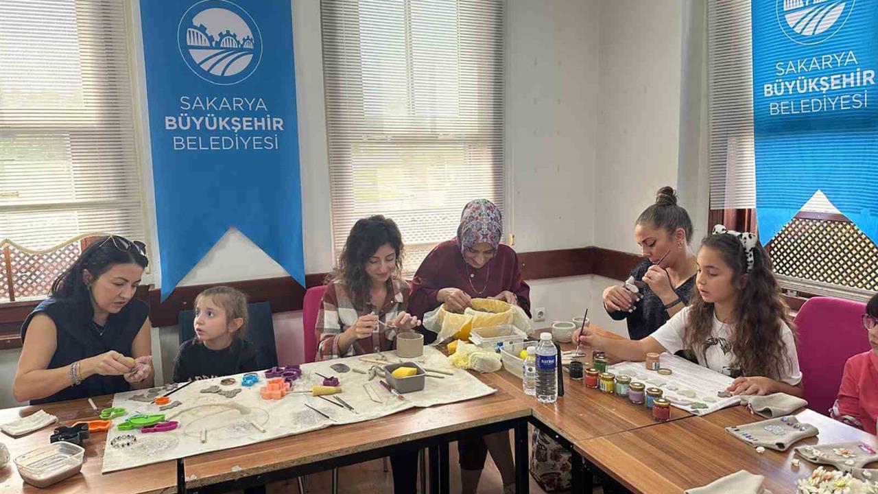 Sakarya'da Ara Tatil İçin Düzenlenen Anne-Çocuk Atölyelerinde Renkli Etkinlikler Gerçekleşti