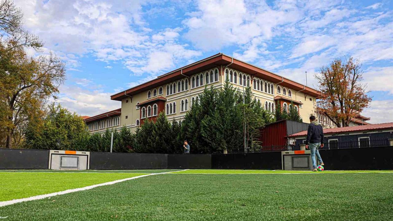 Sakarya'da Aziz Duran Parkı ve Millet Bahçesi'nde Yeni Oyun Alanları Hizmete Girdi