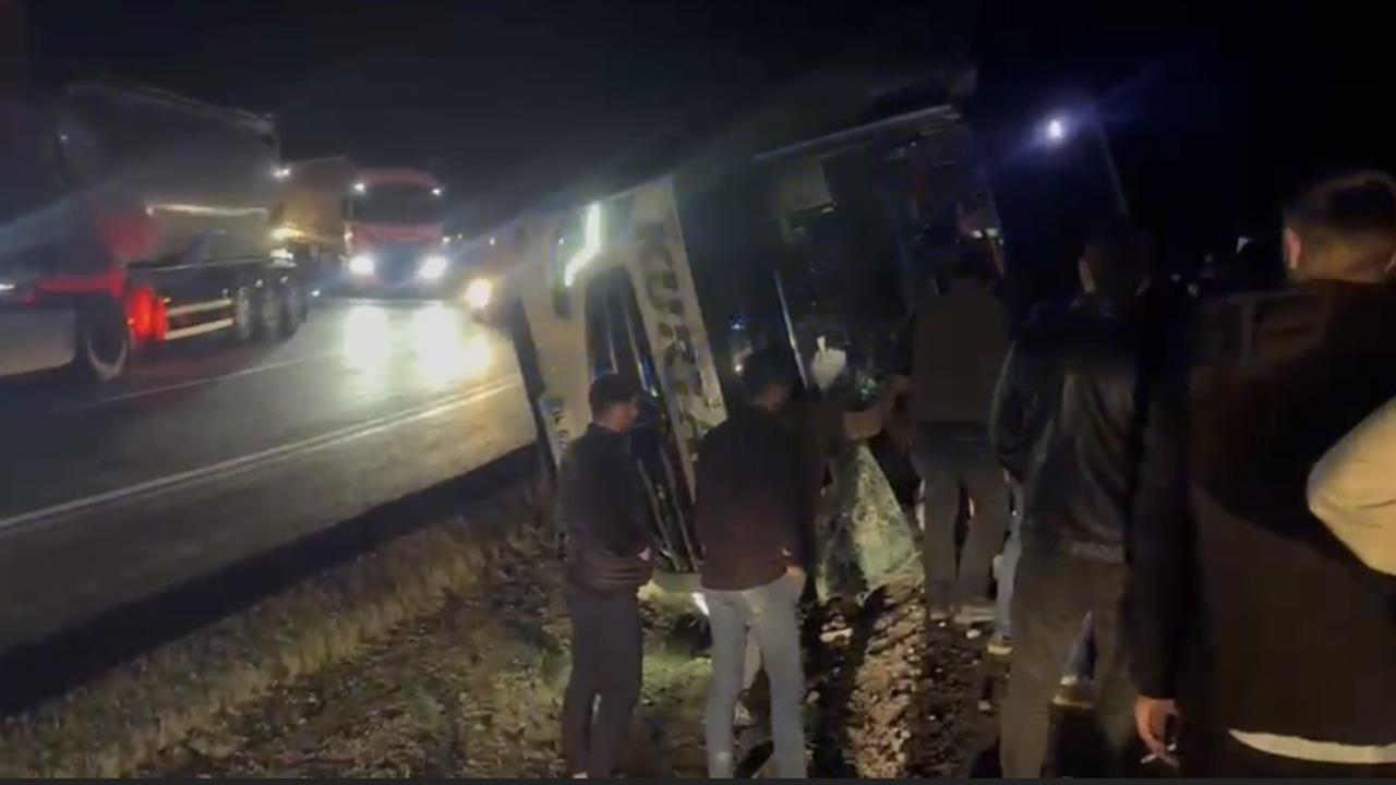 Osmaniye Düziçi'nde Kontrolden Çıkan Otobüs Devrildi, Yaralılar Var