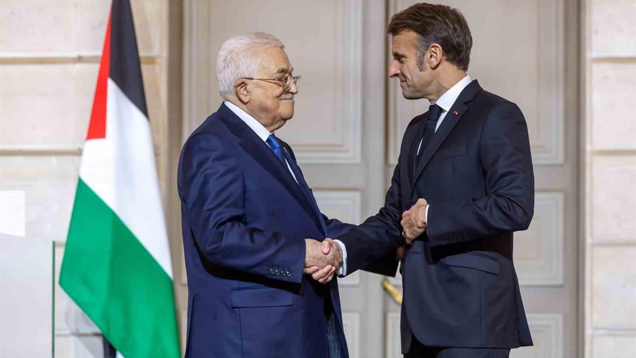 Paris'te Macron ve Abbas, Filistin Devleti'nin Kuruluşu İçin Görüştü
