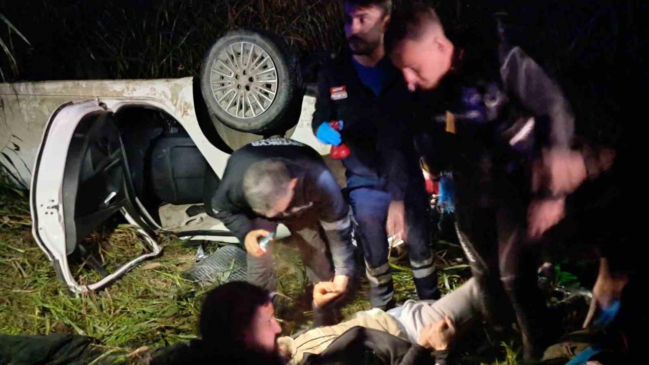 Hatay Antakya'da Kaçak Göçmen Taşıyan Araç Asi Nehri'ne Düştü, 9 Yaralı