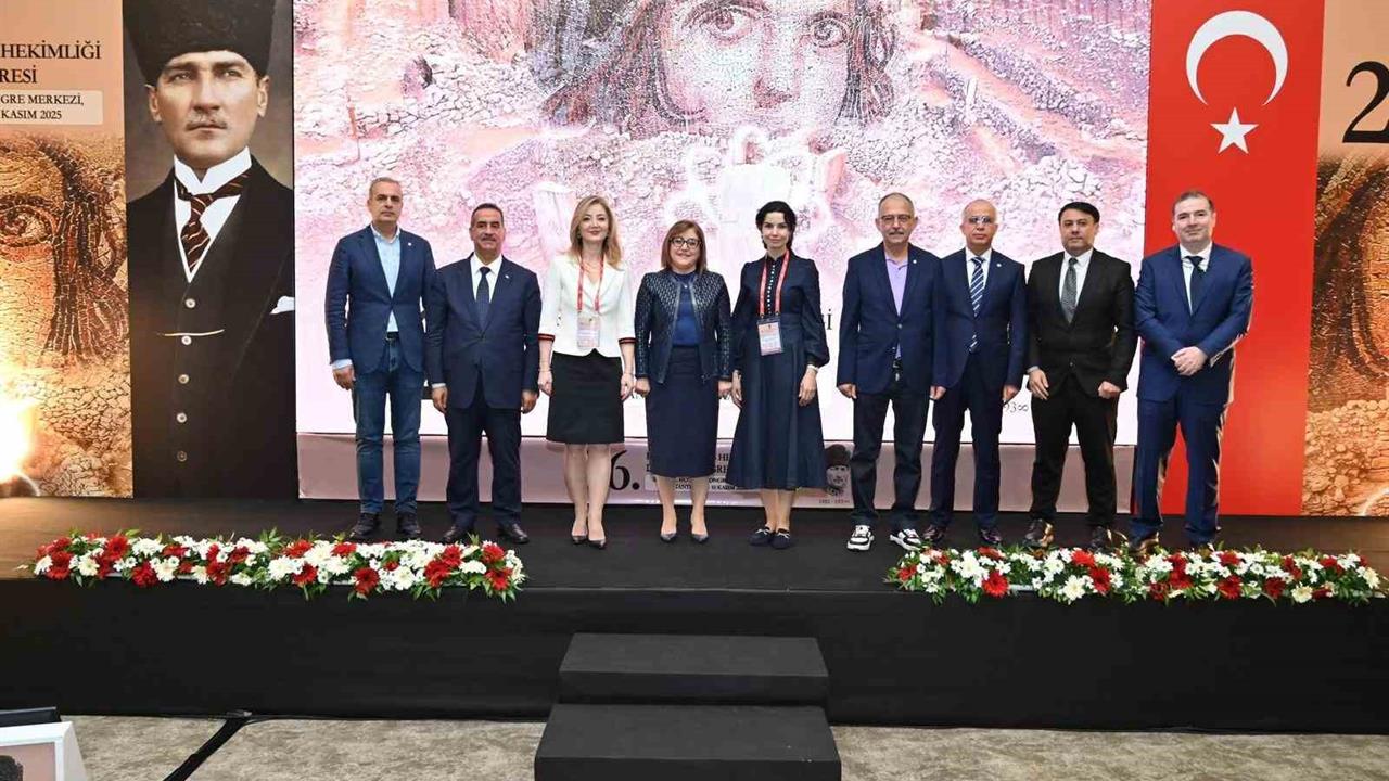 Gaziantep'te 26. Uluslararası Restoratif Diş Hekimliği Kongresi Gerçekleştirildi